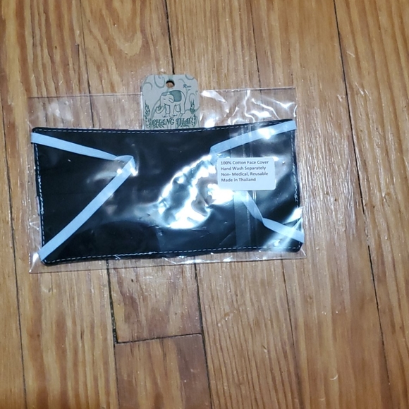 BRAND NEW & Sealed decorative face masks -set of 2 - Picture 6 of 8